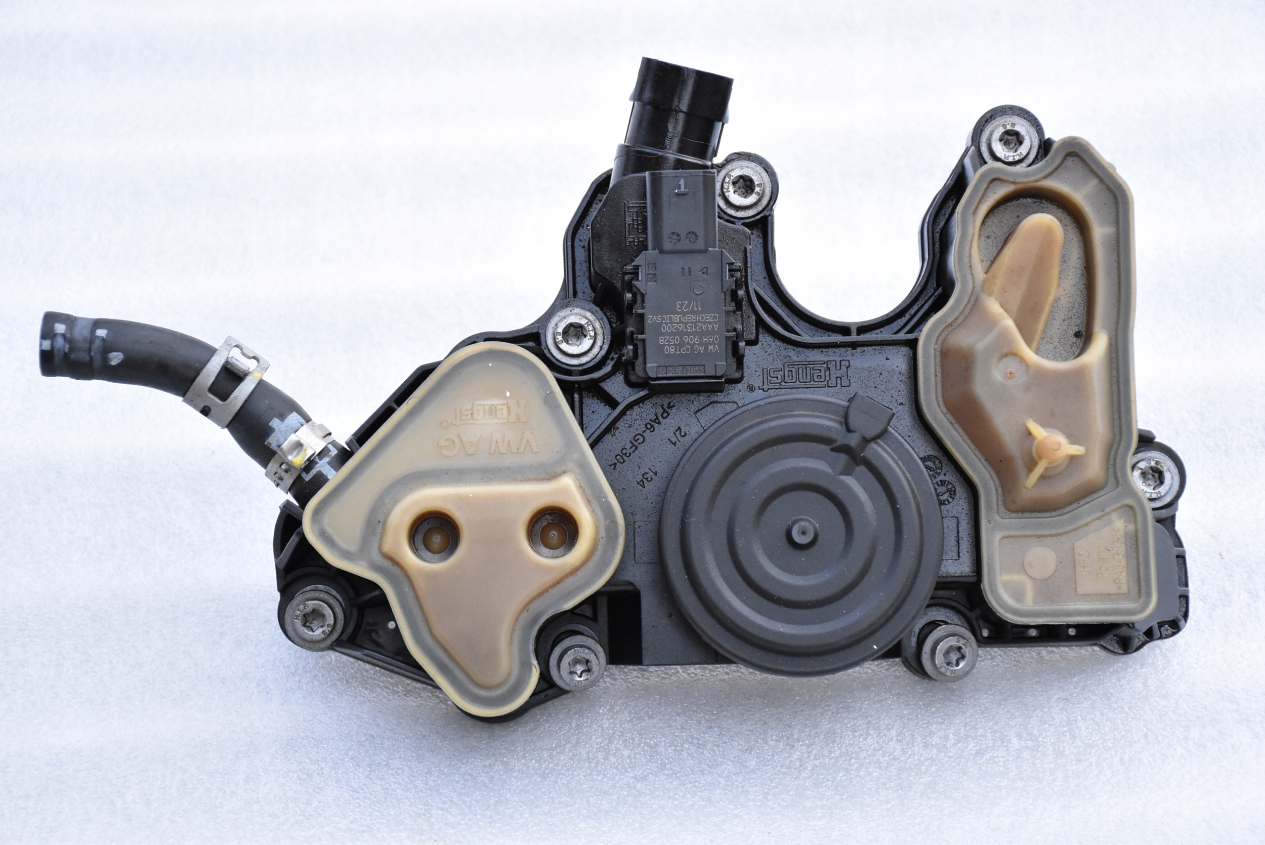 Oil/Air Separator 06Q-103-495-B — zdjęcie 3
